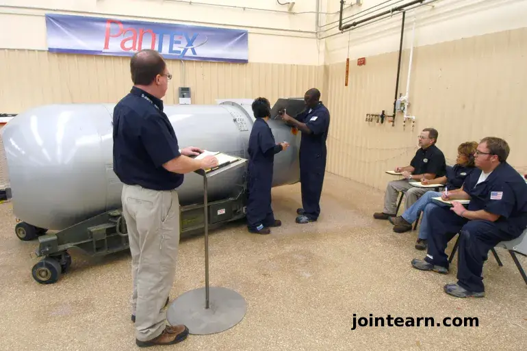 2011-10-25T120000Z_177434360_GM1E7AP1DGY01_RTRMADP_3_USA-1760750260