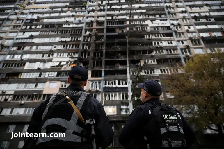 2025-10-10T044611Z_1563552488_RC2S8HAI0FV5_RTRMADP_3_UKRAINE-CRISIS-ATTACK-KYIV-1760622803