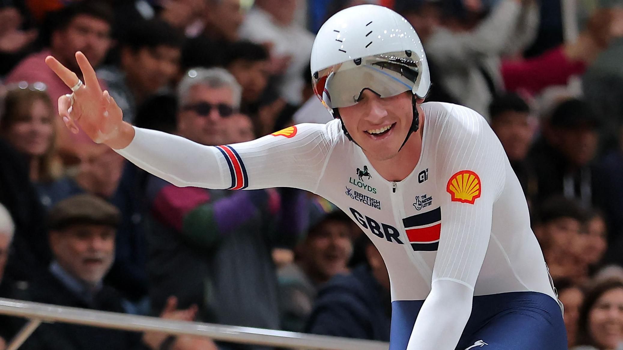 Tarling and Charlton Secure World Track Cycling Golds for Great Britain