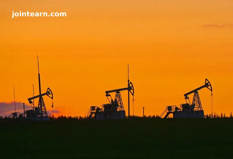 US Claims India Halved Russian Oil Imports, But Indian Sources See No Cuts Yet