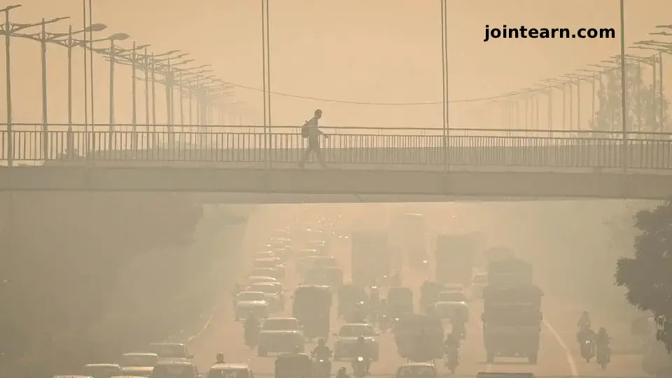 After Diwali, New Delhi Suffers World’s Worst Air Pollution: Toxic Smog Engulfs the Capital