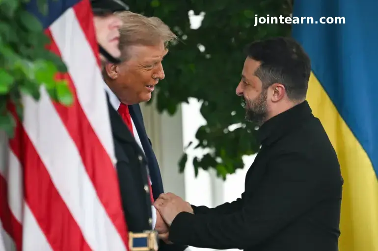 AFP__20250818__69UX7BF__v1__MidRes__TrumpMeetsZelenskyAndEuropeanLeadersInWashington-1755537560