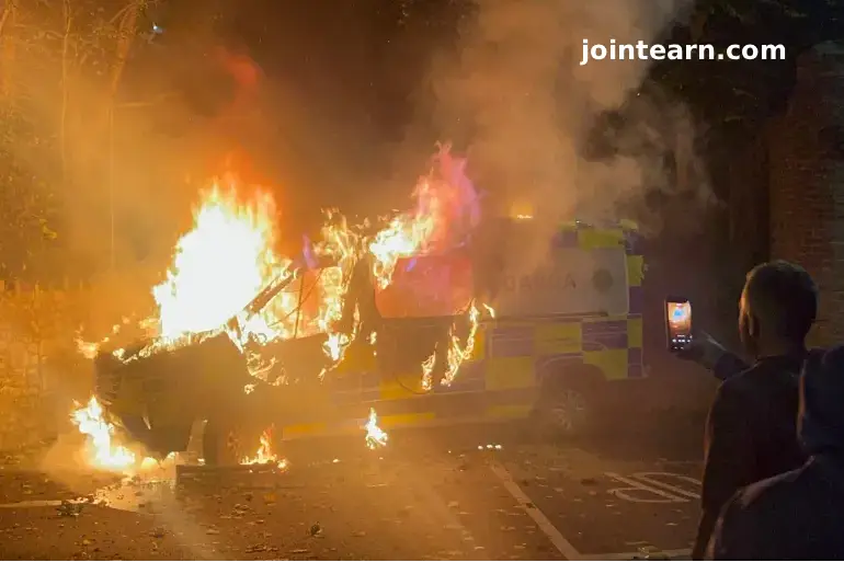 AFP__20251021__79K99UU__v1__HighRes__IrelandDemonstrationAssaultPoliceMigration-1761082059