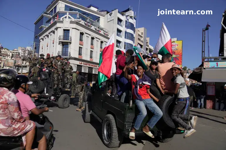 “We Don’t Want Power, We Want Light”: Madagascar Awaits Post-Rajoelina Era