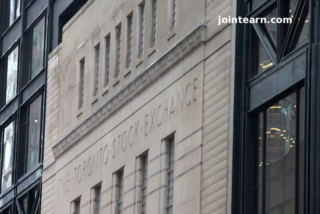 TSX Edges Higher as Tech and Materials Gain Amid Eased Rate Cut Expectations