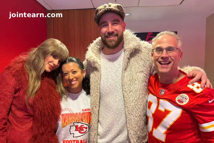 Taylor-Swift-Travis-Kelce-Jeff-Rotsky-102425-1bb9100c82c94cee9e606a55b467fd77