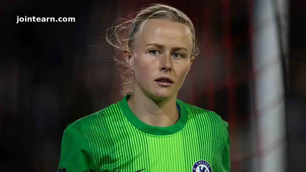 England goalkeeper debut set as Hannah Hampton ruled out through injury