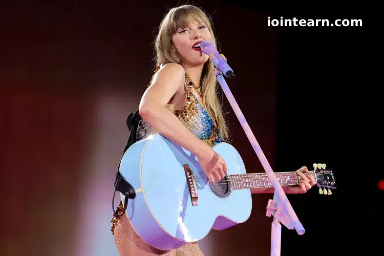 taylor-swift-090225-2-98f2047881874bdf84e11cff1bdac664