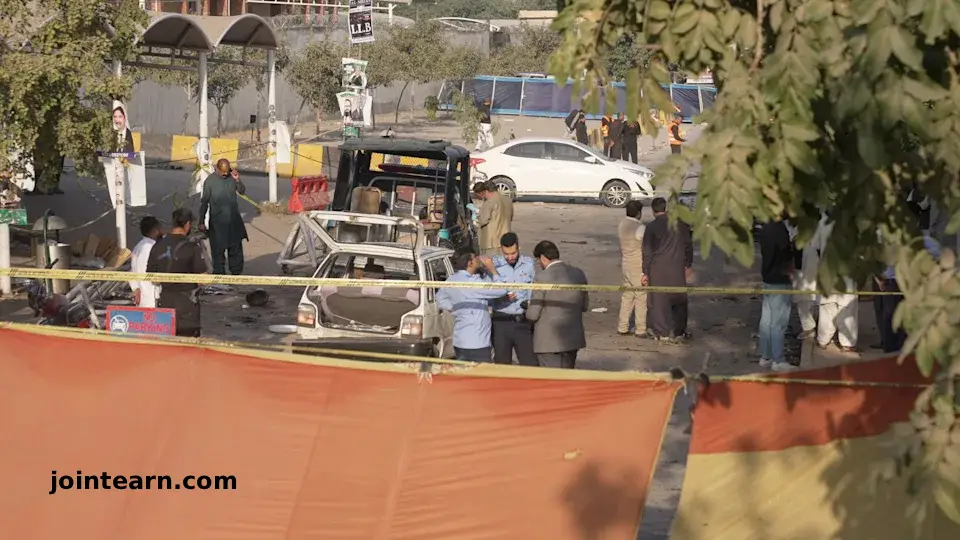 Suicide Bombing Outside Islamabad Court Kills 12, Injures 27