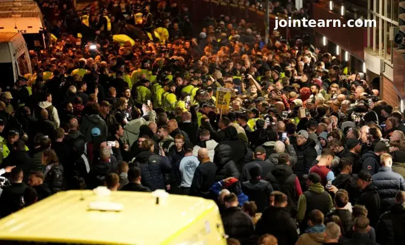 Hundreds of Protesters Clash Outside Aston Villa vs Maccabi Tel Aviv Europa League Match Amid Heavy Police Presence