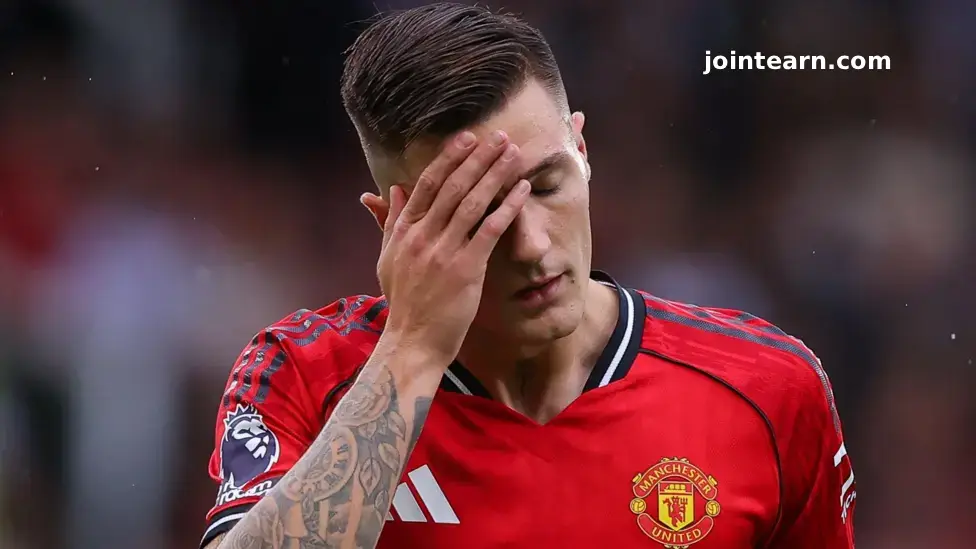 Man Utd Striker Benjamin Sesko Out for a Month with Knee Injury