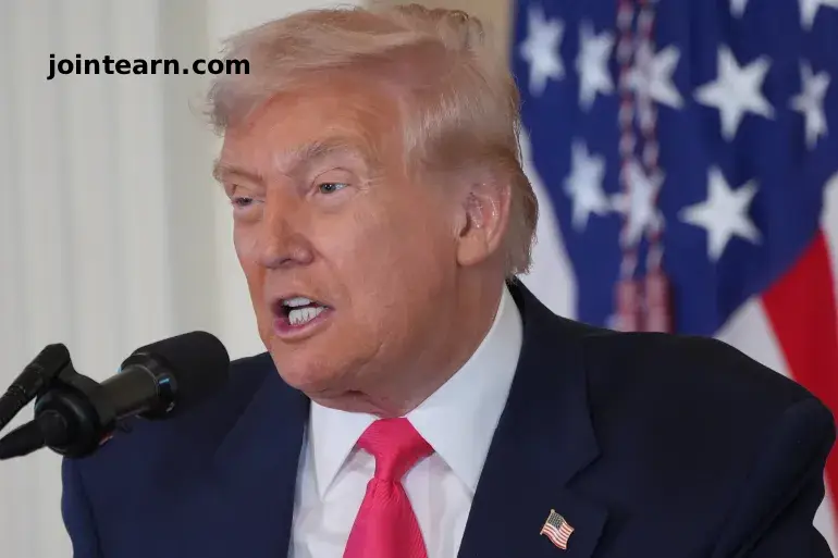 Trump Calls on Justice Department to Investigate Bill Clinton Over Epstein Ties Amid Email Controversy