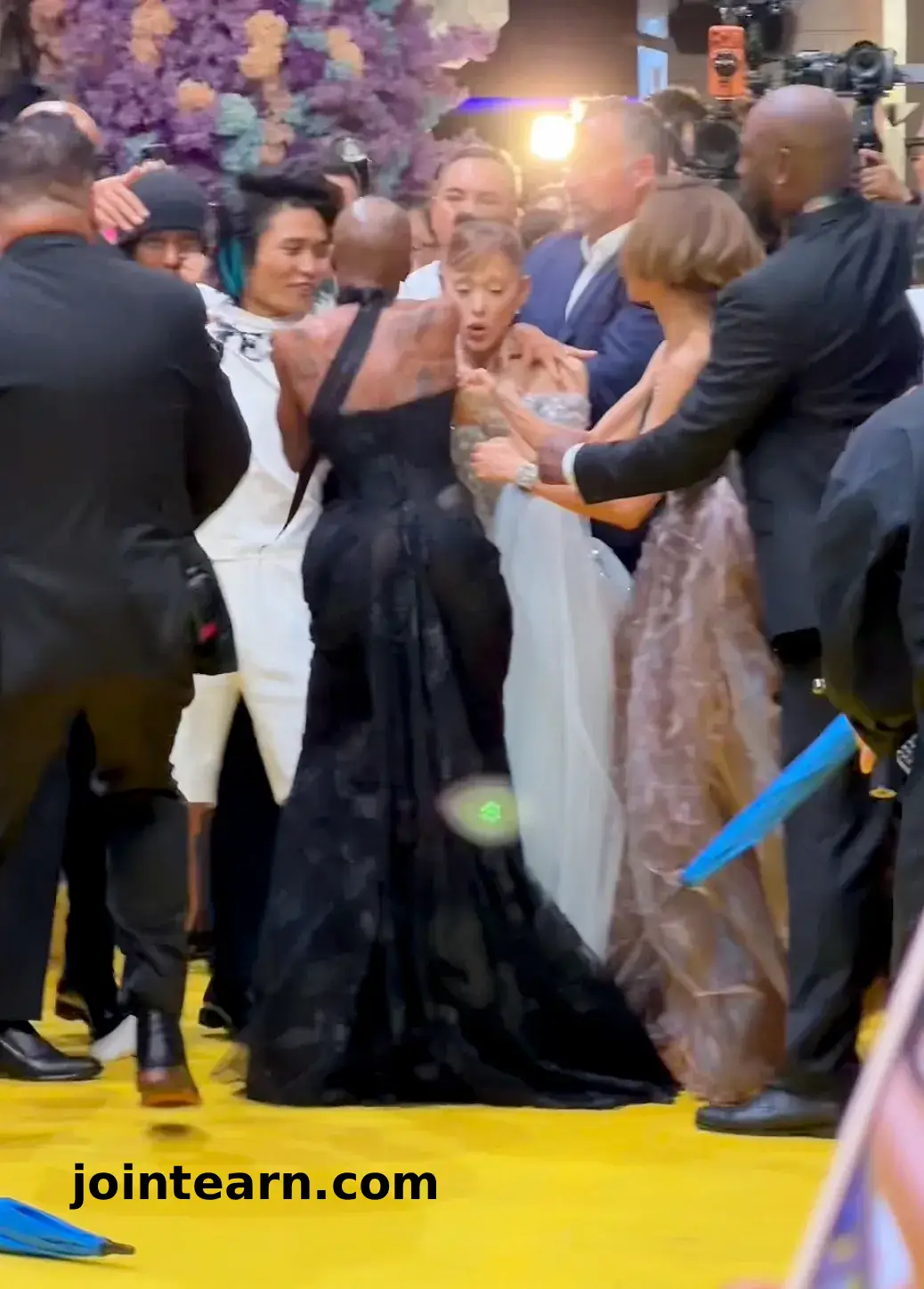 Ariana Grande Attacked by Fan at Singapore ‘Wicked: For Good’ Premiere: Cynthia Erivo Steps in to Protect Her