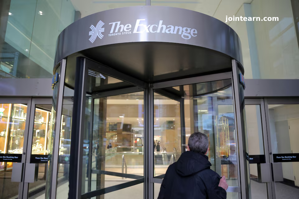 TSX Hits Over One-Month Low as Global Tech Stocks Slide