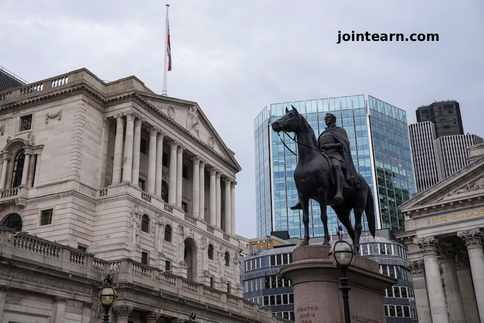Bank of England Holds Rates in Tight 5-4 Decision Amid Slowing Inflation