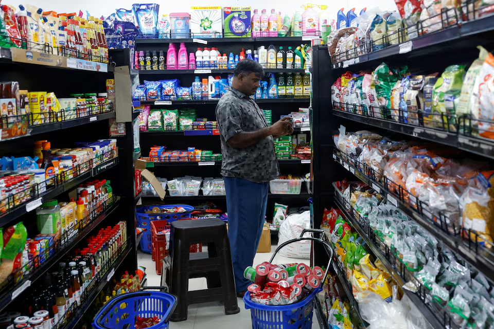 India’s Inflation Falls to Record Low, Strengthening Hopes for RBI Rate Cut in December