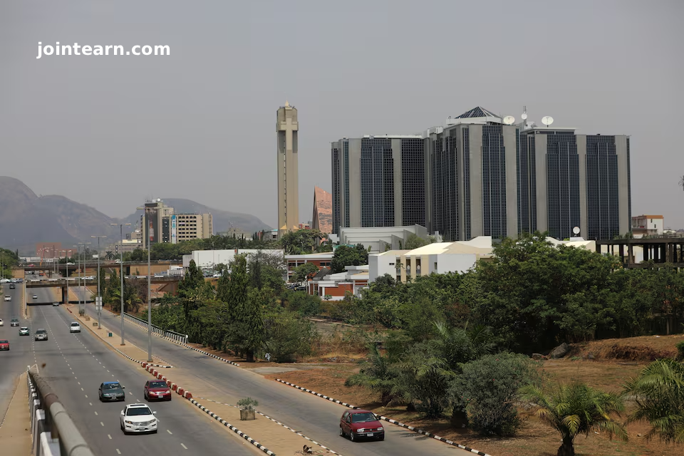 Nigeria’s Central Bank Keeps Benchmark Interest Rate at 27% as Inflation Pressures Persist