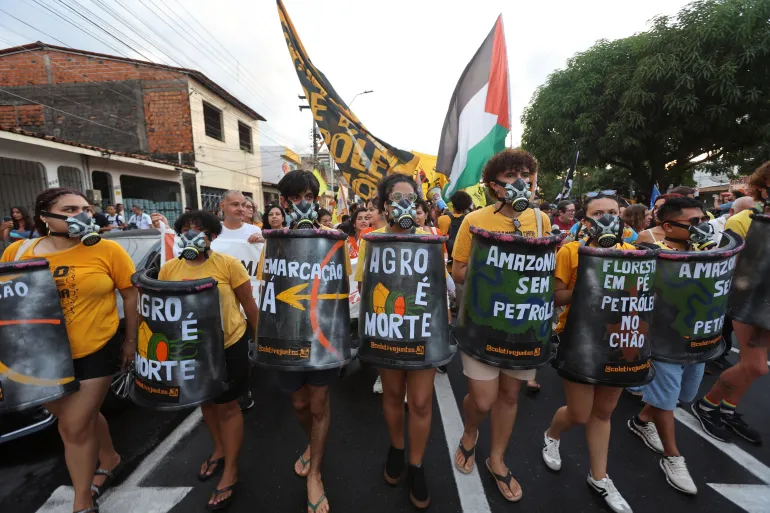 Countries Deeply Divided Over Future of Fossil Fuels as COP30 Climate Summit Reaches Final Day in Brazil