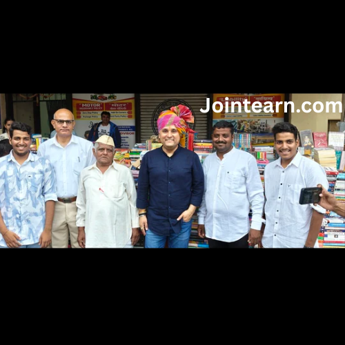 Pune’s Solanki Bookstore: A Footpath Haven Where Readers and Authors Meet