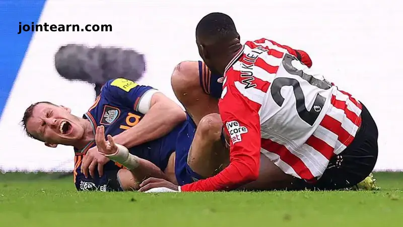Newcastle’s Dan Burn Suffers Broken Rib and Punctured Lung in Derby Loss to Sunderland