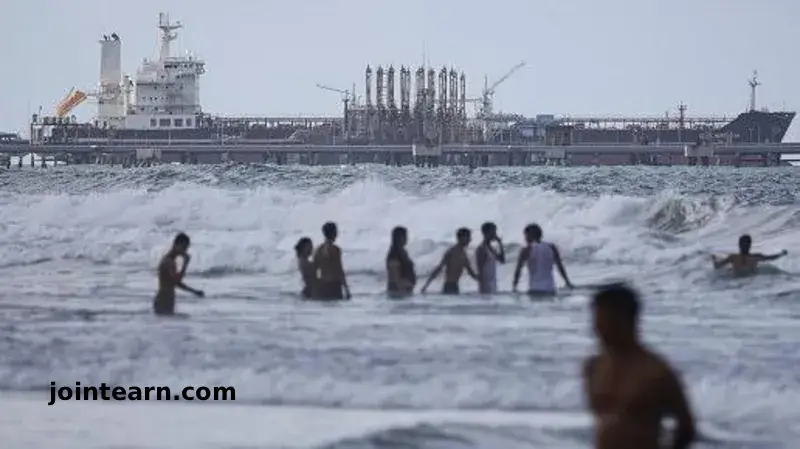 Venezuela Accuses US of “Extortion” Over Seizure of Oil Tankers