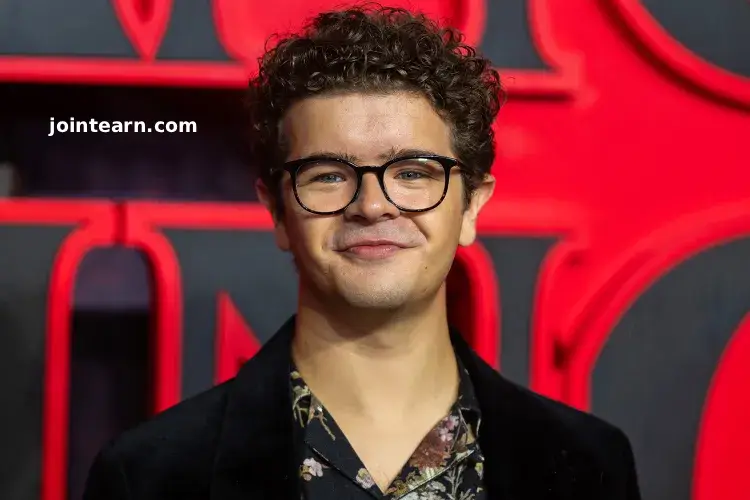 Gaten Matarazzo Shares Which ‘Stranger Things’ Cast Members He’s Constantly Texting