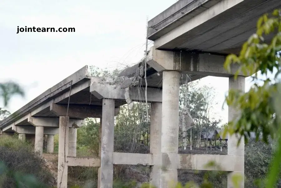 Cambodia Closes Thai Border Crossings Amid Ongoing Military Clashes