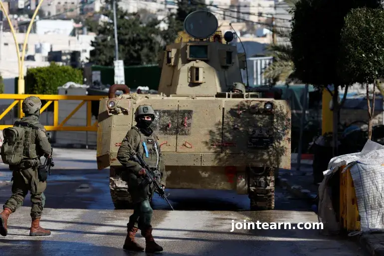 Israel Launches Large-Scale Military Raid in Hebron, Imposing Lockdown Across Southern West Bank City