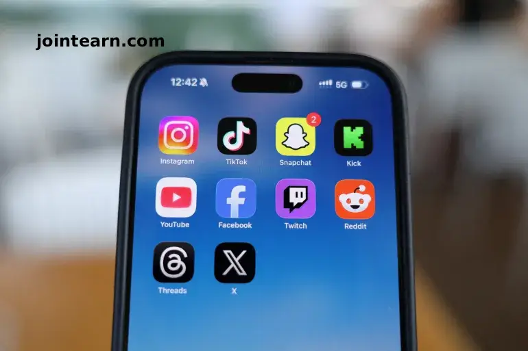 UK Considers Australia-Style Social Media Ban for Children Amid Growing Online Safety Concerns