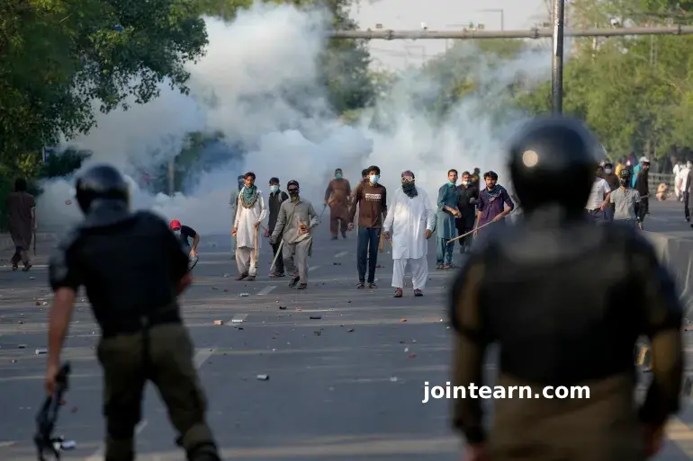 Pakistan Court Sentences Journalists and Commentators to Life Imprisonment Over 2023 Pro-Khan Protests