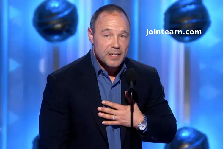 Stephen Graham Wins Golden Globe for Adolescence, Gets Hug from Leonardo DiCaprio and Fans Out Over Queen Latifah