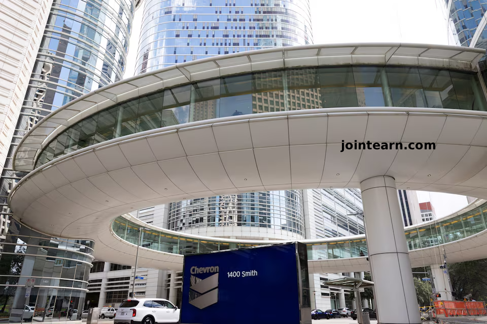 U.S. Oil Companies’ Shares Surge as Trump Signals Potential Access to Venezuela’s Oil Reserves