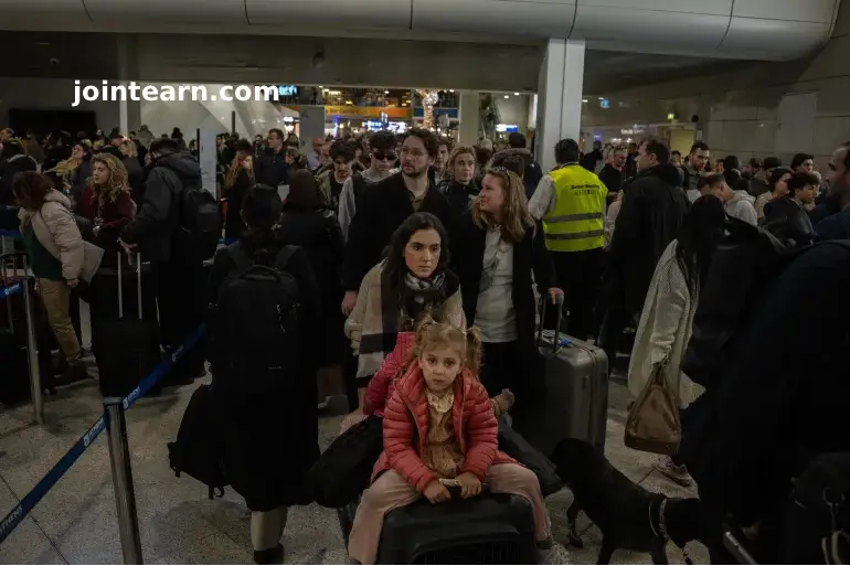 Greek Flights Resume After Technical Glitch Disrupts Air Traffic