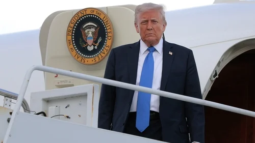 Trump Faces Backlash Over Qatar-Gifted Boeing 747 to Serve as Air Force One