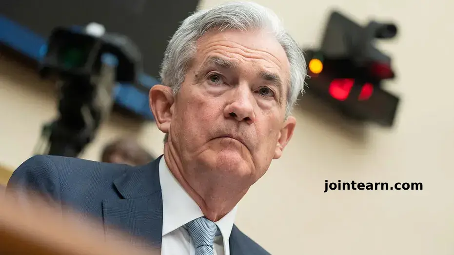 Shrinking GDP and High Inflation Present Tough Challenge for the Fed