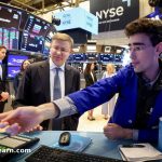 U.S. Futures Climb as Trade Tensions Ease; Jobs Report in Spotlight