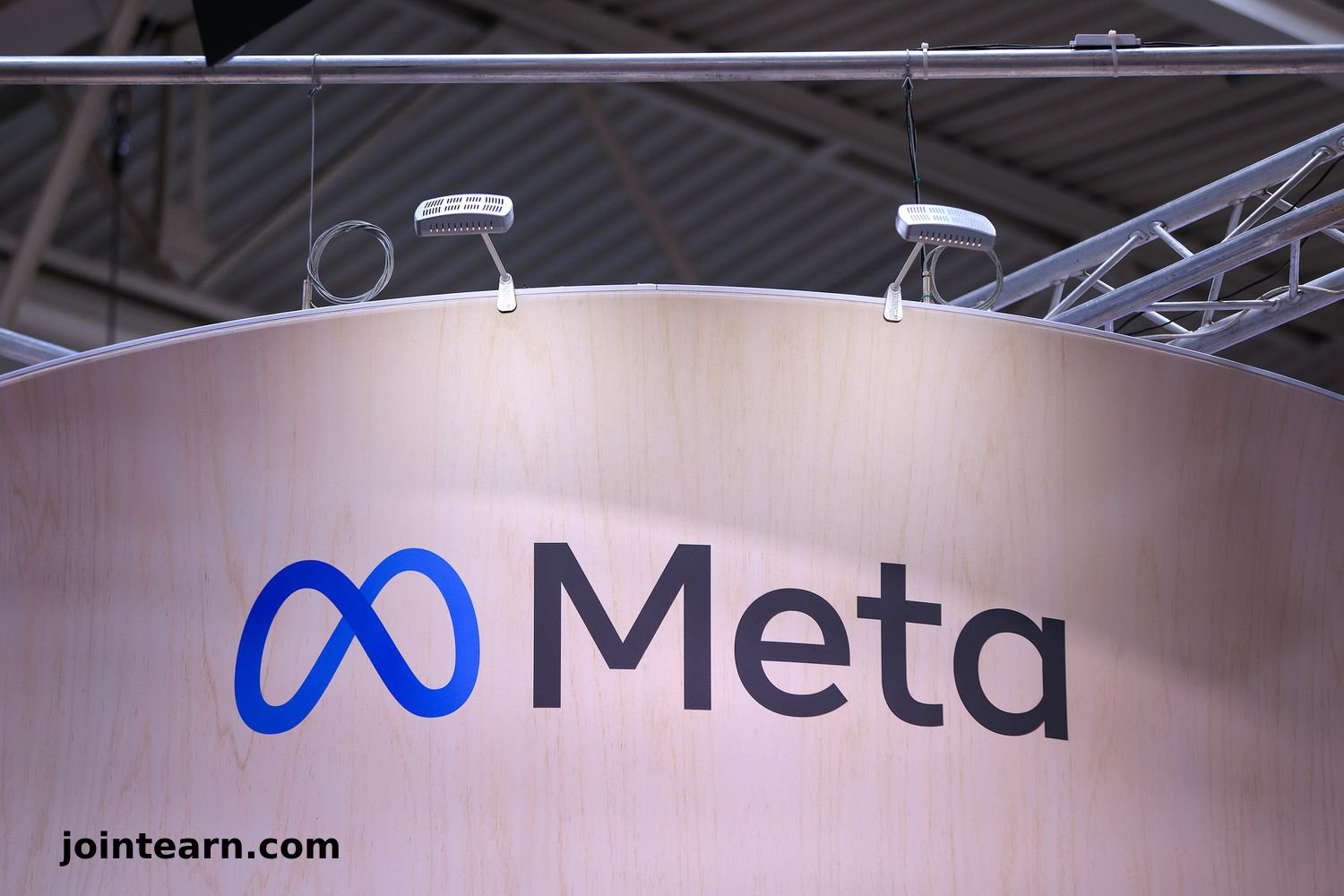 Meta's Strong Q1 Earnings Highlight AI Investment Payoff, Stock Surges