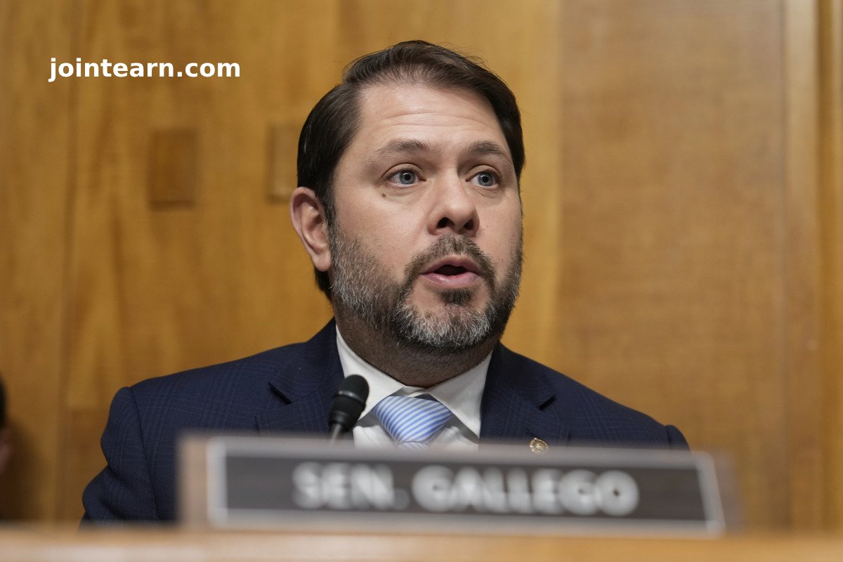 Democratic Senator Warns GOP Is Trying to Woo Fetterman Amid Health, Political Concerns