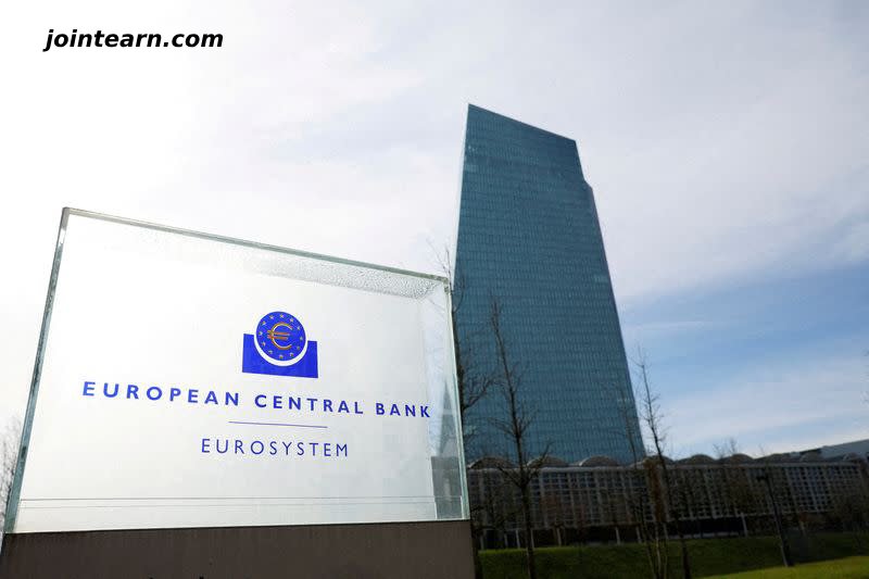 ECB Supervisors Warn Banks on Risks From Tariffs, Cyber Attacks, and Dollar Shortages